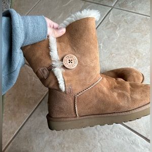 Bailey button Ugg boots